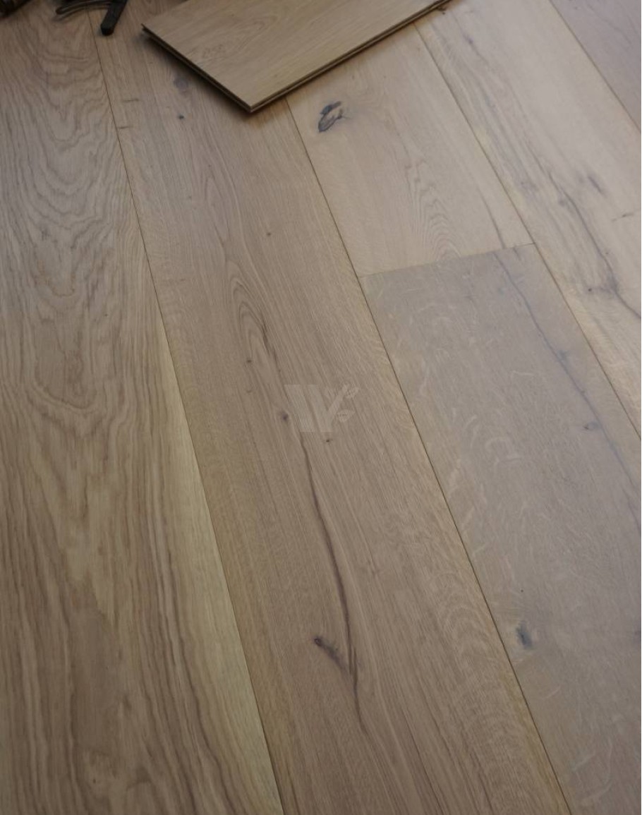 Prefinished Smooth EC3M Engineered Wood 1FT Wide Board Oiled Oak Flooring 